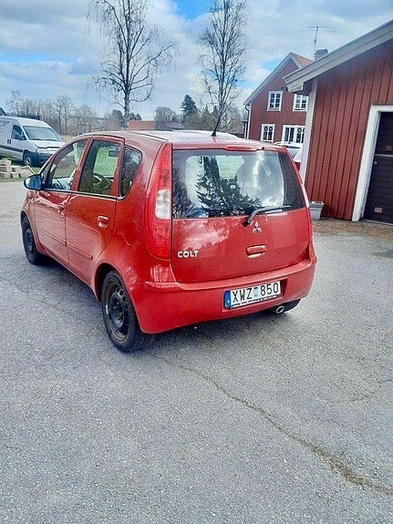 Mitsubishi Colt 5 of 5