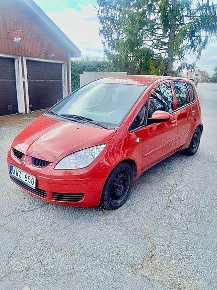 Mitsubishi Colt 2 of 5