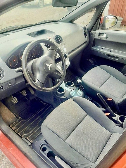 Mitsubishi Colt 4 of 5