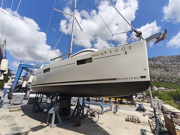 Beneteau Oceanis 41.1 11 of 12
