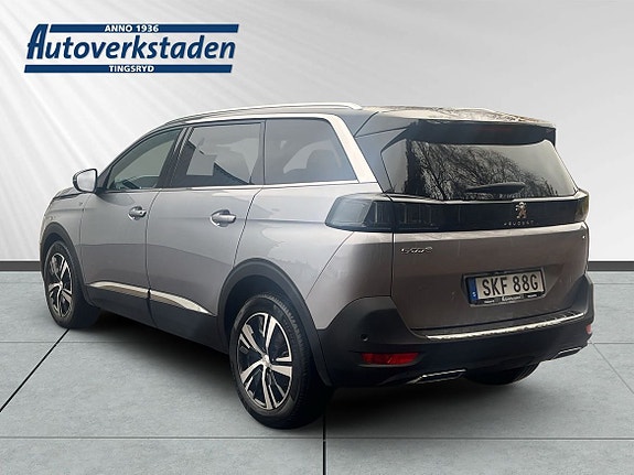 Peugeot 5008 2 of 5