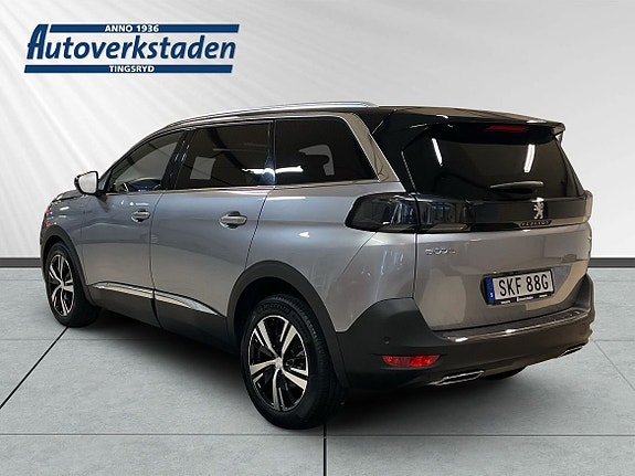 Peugeot 5008 2 of 8