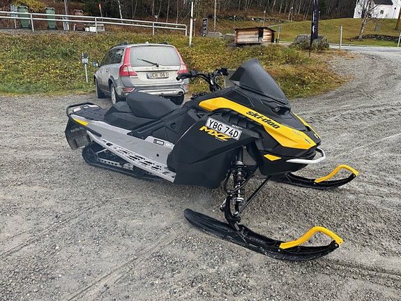 Ski-Doo MXZ Sport 600 EFI -26 2 of 5
