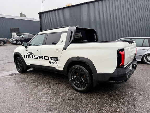 KGM Musso EV 4 of 5