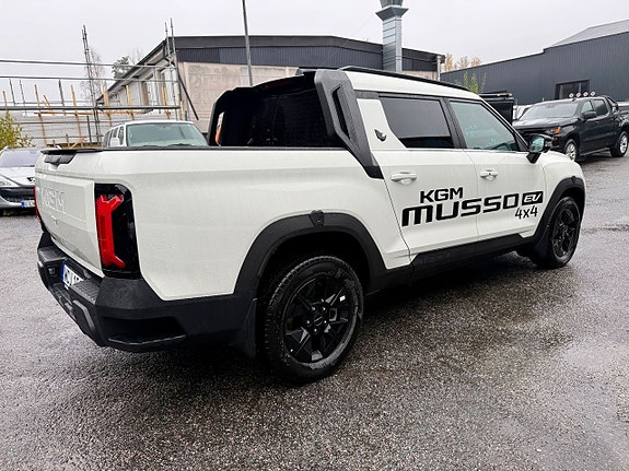 KGM Musso EV 2 of 5