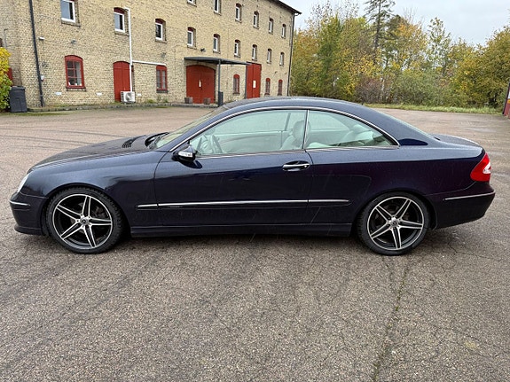 Mercedes-Benz CLK320