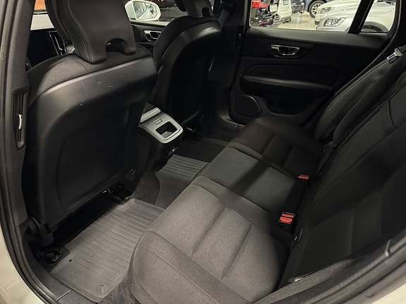 Volvo V60 Cross Country 9 of 22