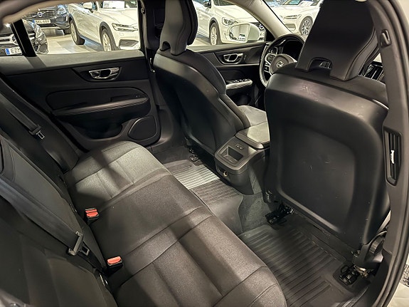 Volvo V60 Cross Country 10 of 22