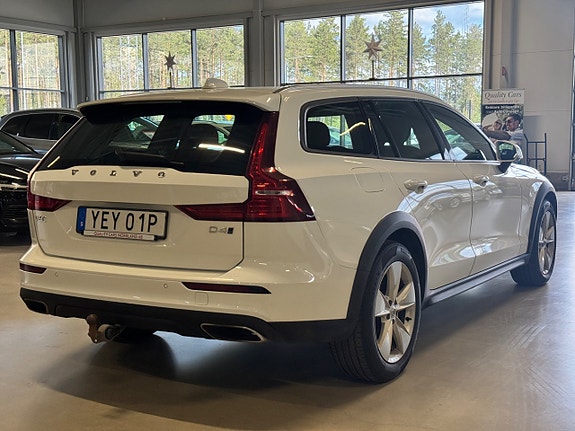 Volvo V60 Cross Country 6 of 22