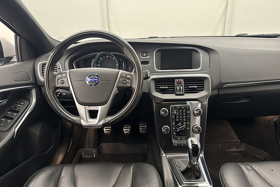 Volvo V40 11 of 26