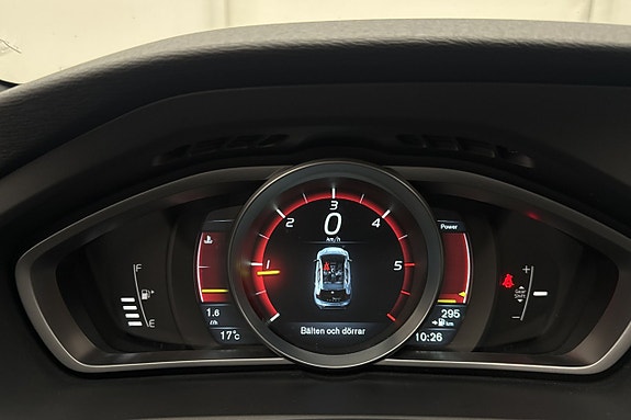 Volvo V40 15 of 26