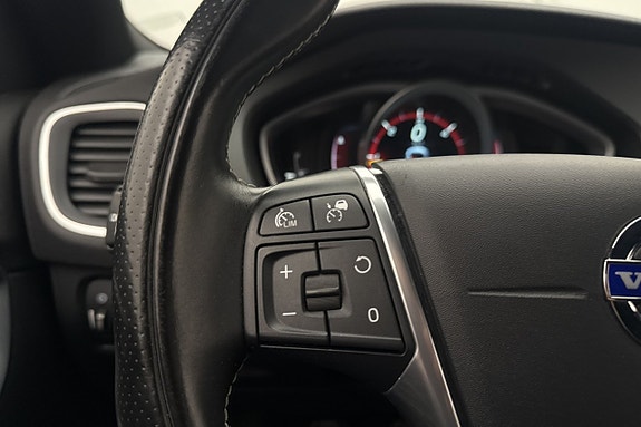 Volvo V40 14 of 26