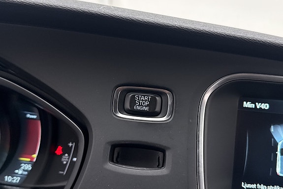 Volvo V40 17 of 26