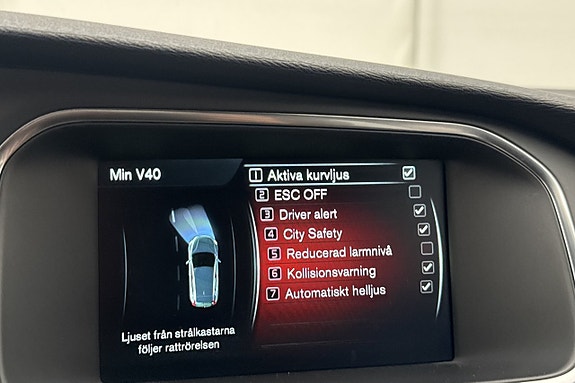Volvo V40 20 of 26