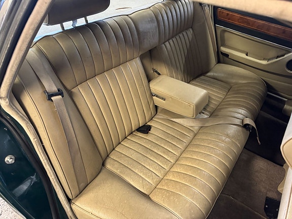 Jaguar XJ 20 of 30