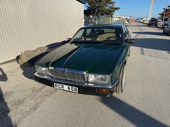 Jaguar XJ 5 of 30