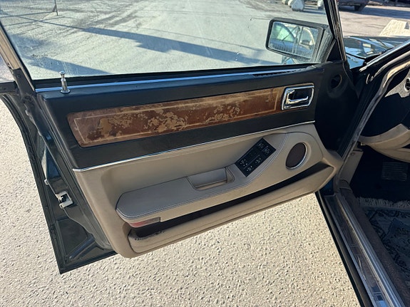 Jaguar XJ 29 of 30