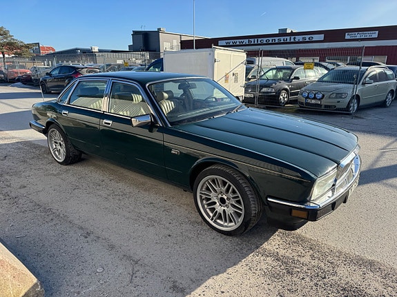 Jaguar XJ 6 of 30