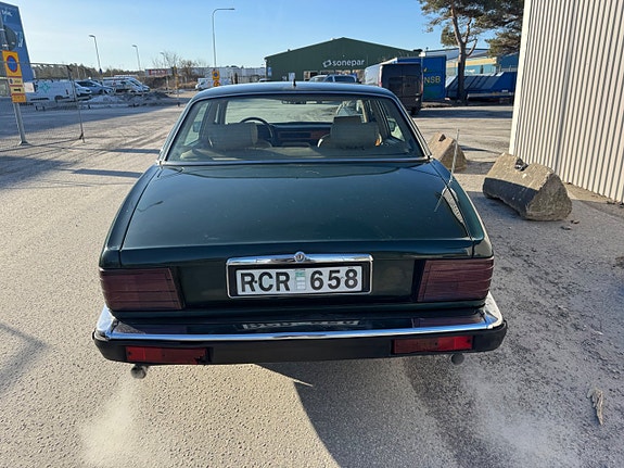 Jaguar XJ 27 of 30