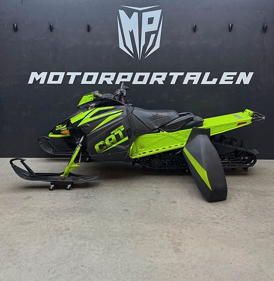 Arctic Cat M8000 MOUNTAIN CAT 153" 4 of 4