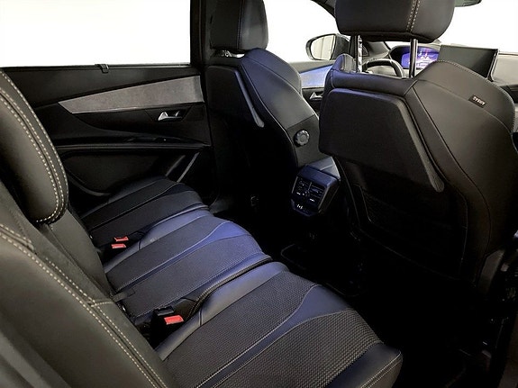 Peugeot 5008 14 of 17