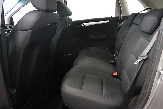 Mercedes-Benz B200 7 of 10