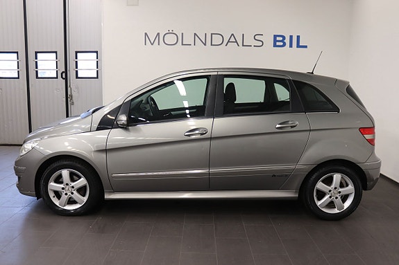 Mercedes-Benz B200 5 of 5