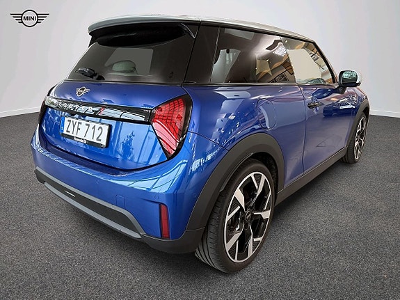 MINI Cooper S 5 of 16