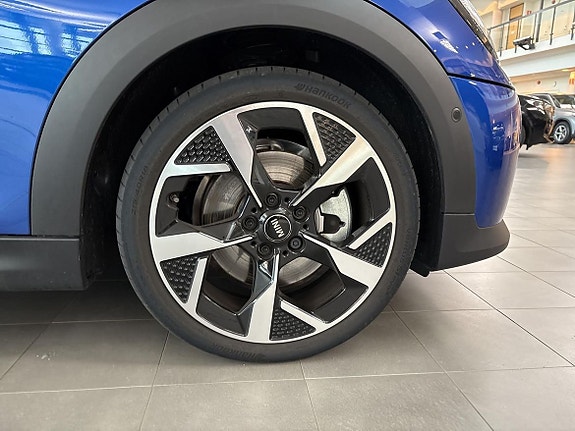 MINI Cooper S 11 of 16