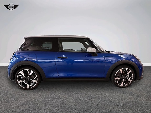 MINI Cooper S 3 of 16