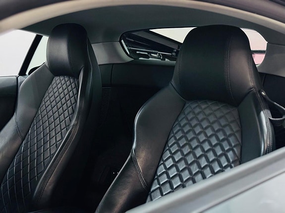 Audi R8 4 of 5