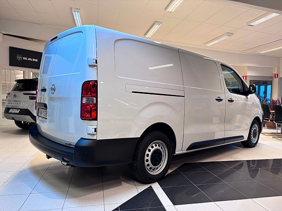 Opel Vivaro 2 of 5