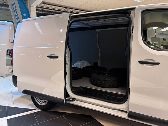 Opel Vivaro 18 of 23