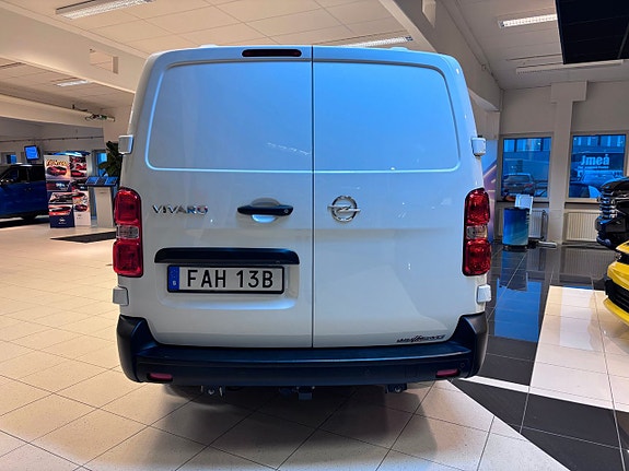 Opel Vivaro 22 of 23