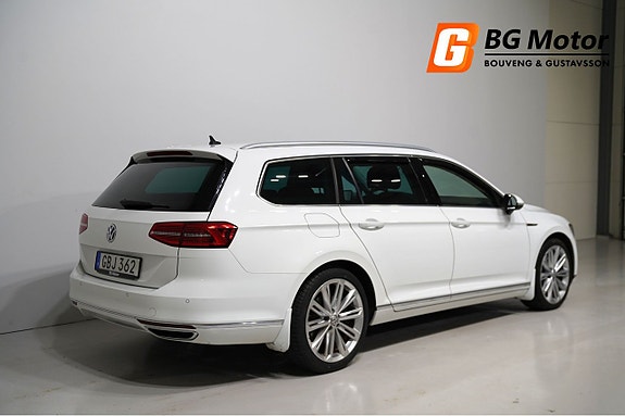Volkswagen Passat 3 of 5