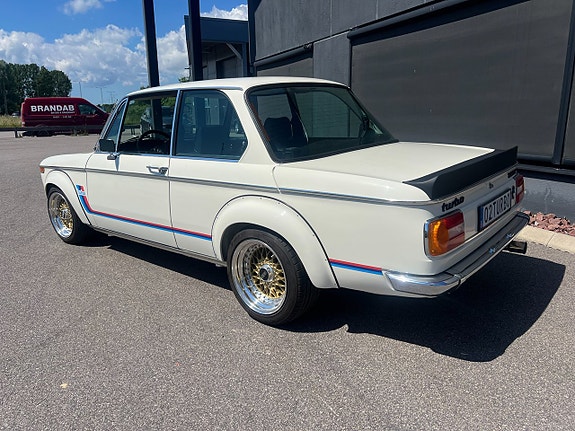 BMW 2002 5 of 30