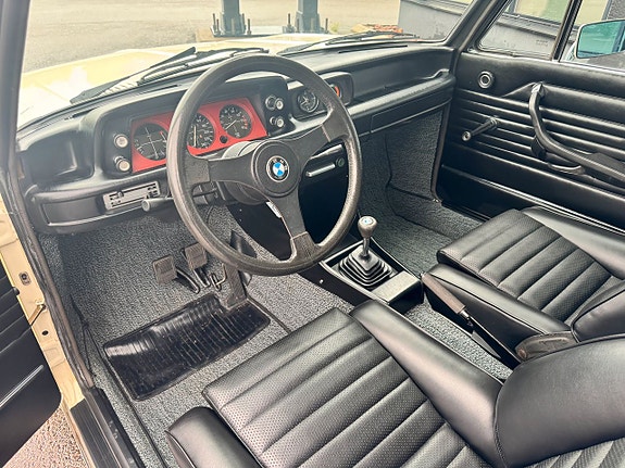 BMW 2002 24 of 30