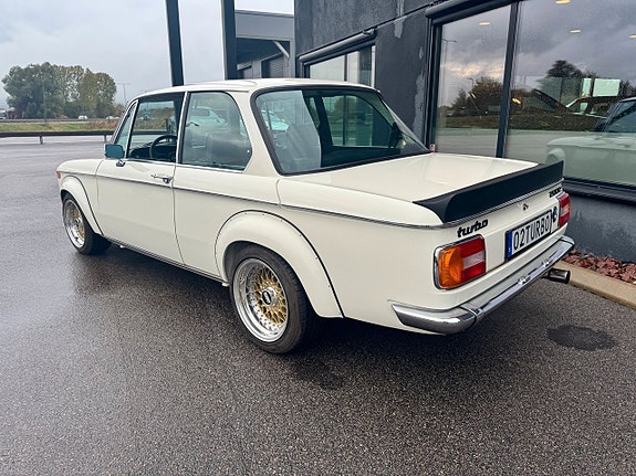 BMW 2002 12 of 30