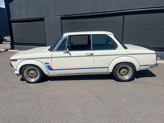 BMW 2002 4 of 30