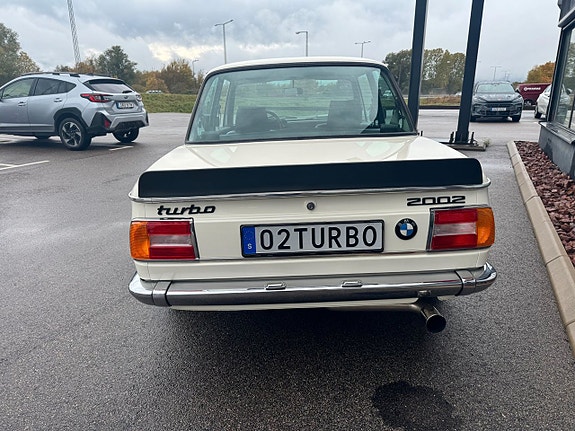 BMW 2002 13 of 30