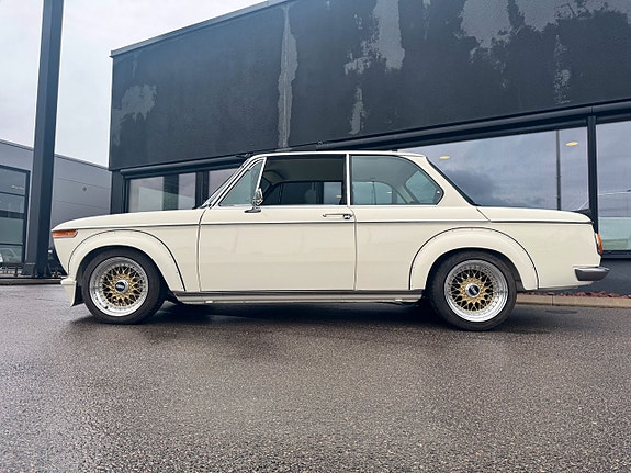 BMW 2002 21 of 30