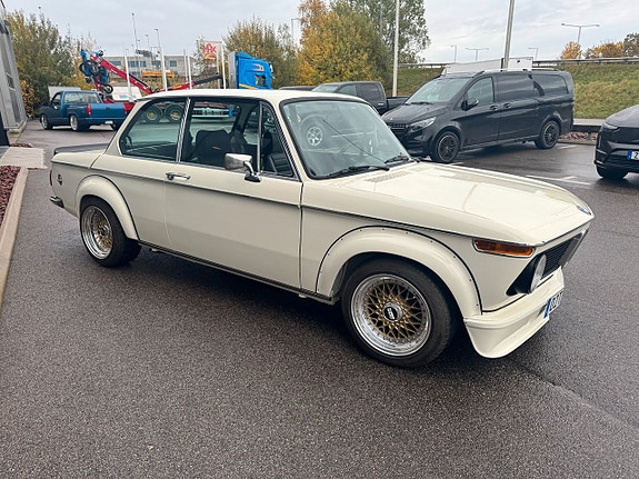 BMW 2002 14 of 30
