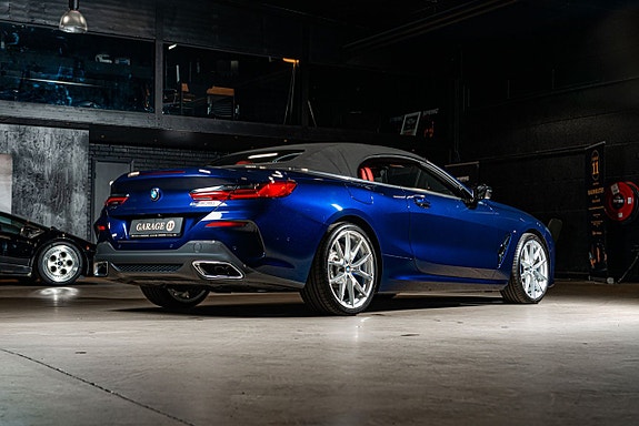 BMW M850i 6 of 30