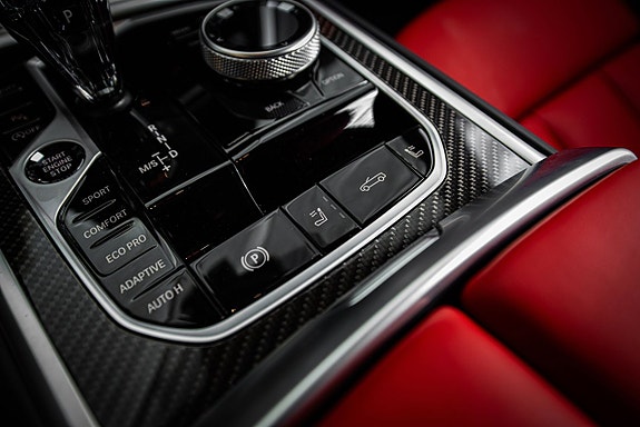 BMW M850i 24 of 30