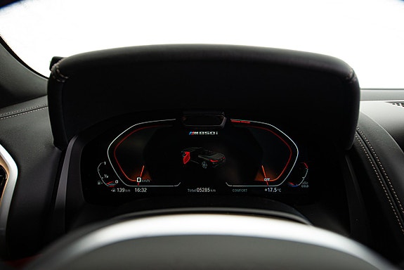 BMW M850i 20 of 30