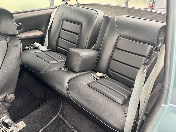 Volvo 142 18 of 19