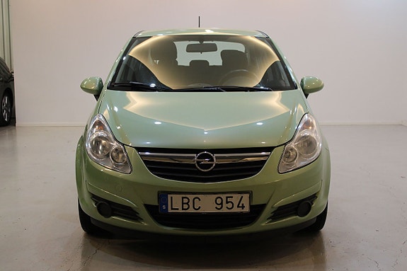 Opel Corsa 2 of 5