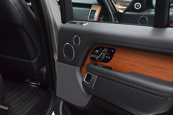 Land Rover Range Rover 23 of 29