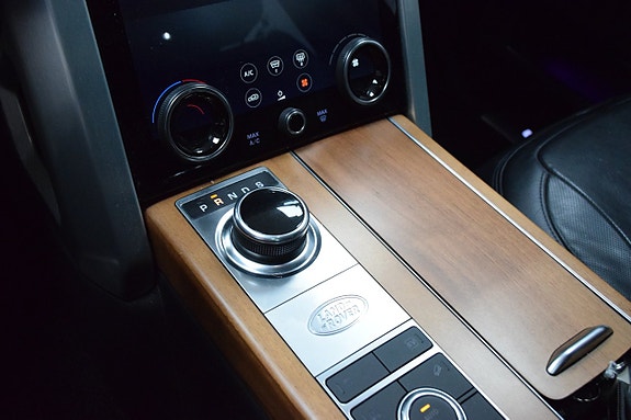 Land Rover Range Rover 27 of 29
