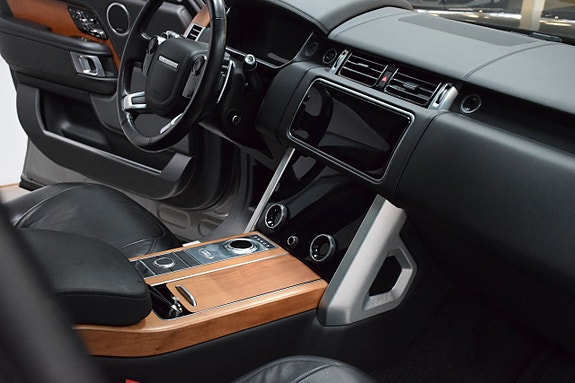 Land Rover Range Rover 25 of 29